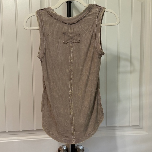 Zenana Brown Acid Washed Ribbed Sleeveless Top - Picture 3 of 5